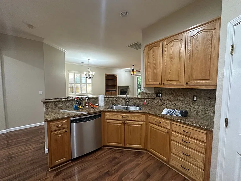 416 Farinelli Pkwy — Photo 7