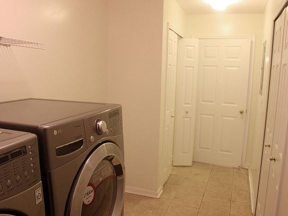 5th image of 991 Addington Ln
