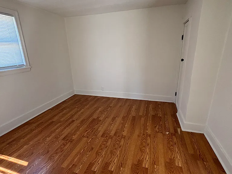 2712 Lyndhurst St NW — Photo 9