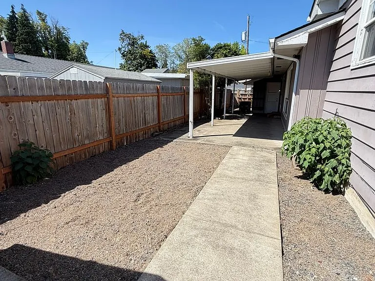 550 Carlson Dr — Photo 39