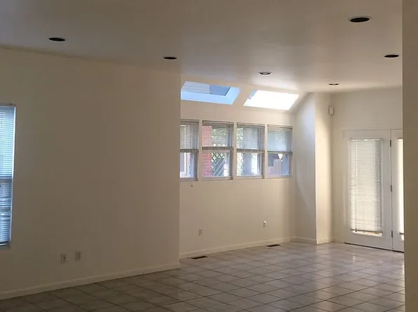 1317 W 42nd St, Kansas City, MO 64111