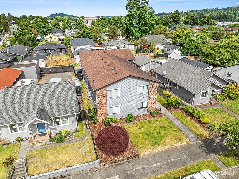 4th image of 1521 9th Avenue