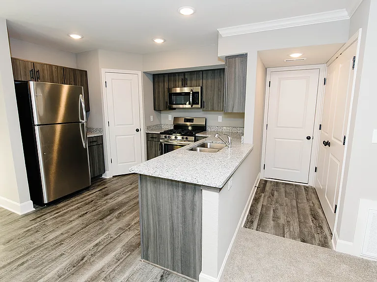 15310 Trailside Dr — Photo 30