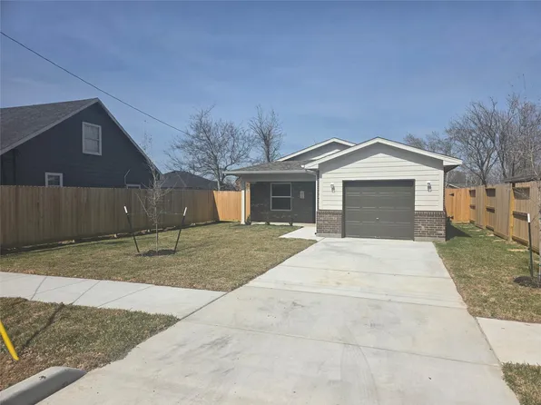 9827 Pelsey St, Houston, TX 77029