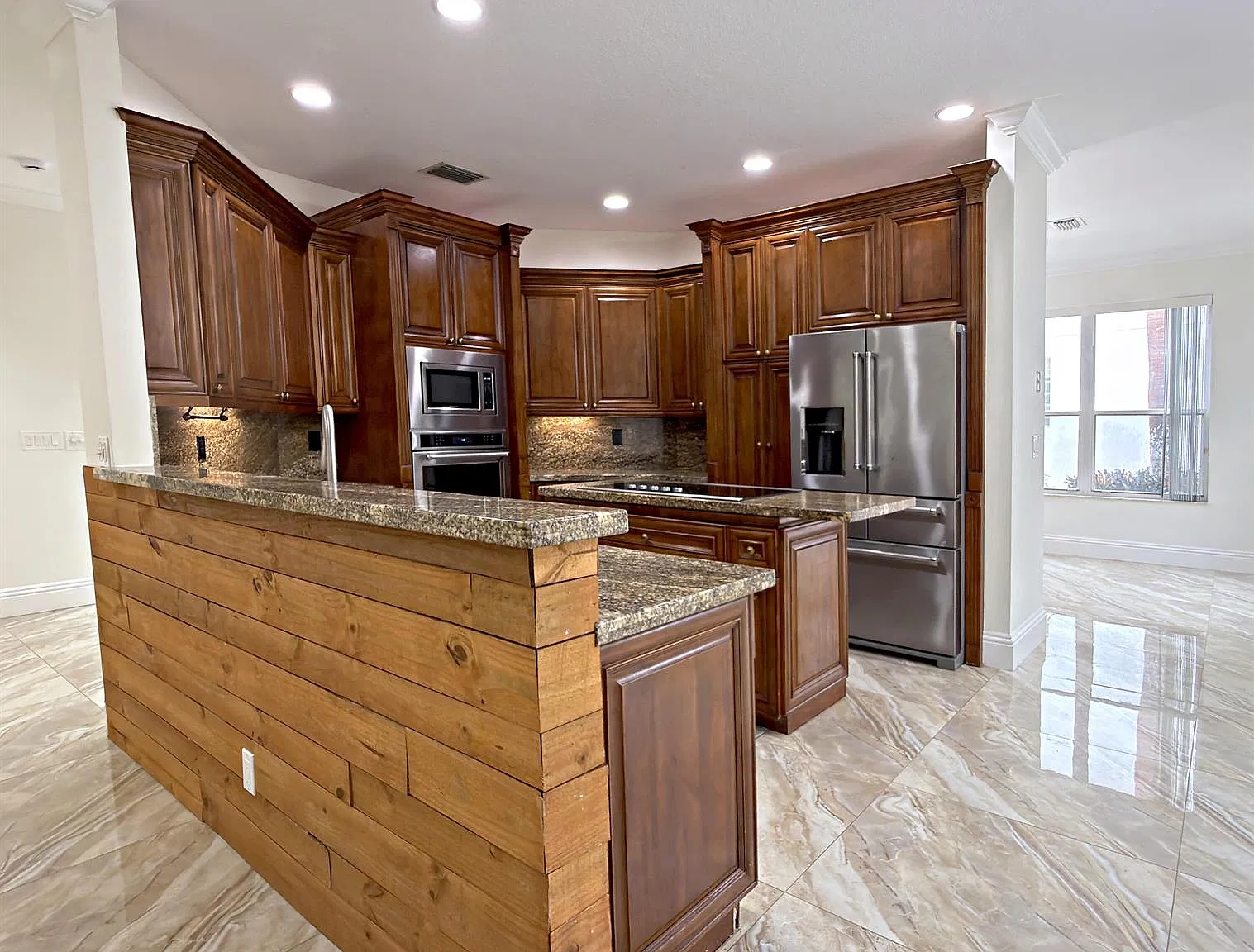 4 bed, 3.5 bath, 2983 sqft, $6,500 — Photo 2
