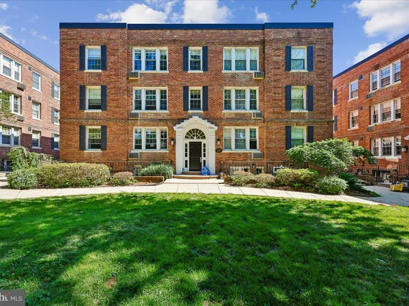 4481 Macarthur Blvd NW APT 204, Washington, DC 20007