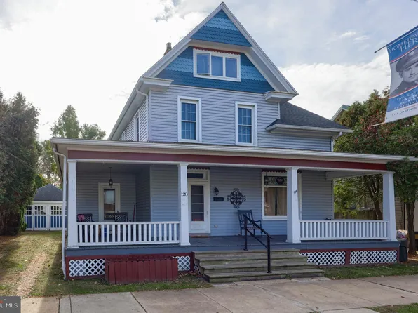 128 E Penn Ave, Robesonia, PA 19551