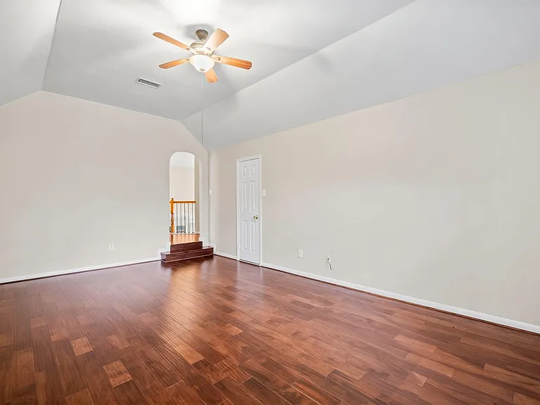 83 Terraglen Dr — Photo 29