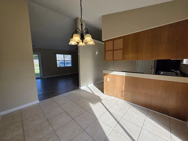 206 S Ginger Dr — Photo 4