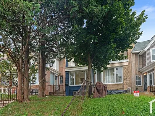 3 bed, $1,111 — Photo 2