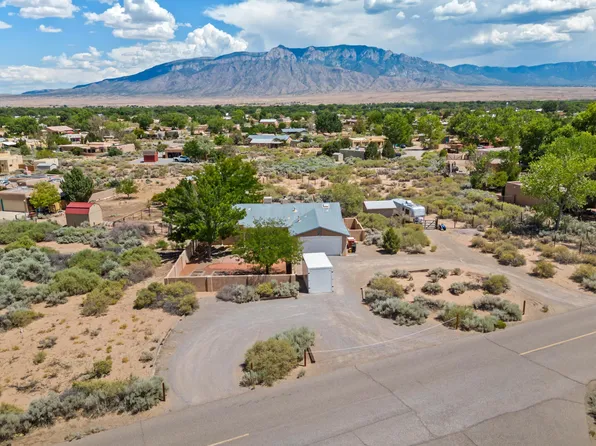 136 Mikaela Rd, Corrales, NM 87048