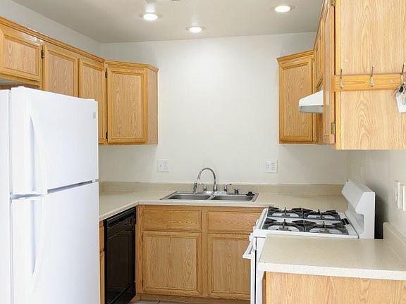 4th image of 3679 Golden Sunset Ct