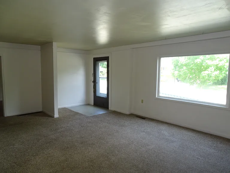 805 College Ave #1 — Photo 3