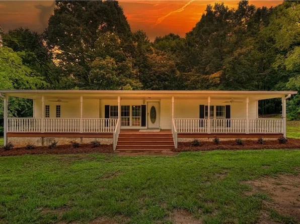 420 Long Piney Rd, Mansfield, GA 30055