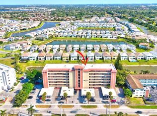1101 Crystal Lake Dr APT 702, Pompano Beach, FL 33064