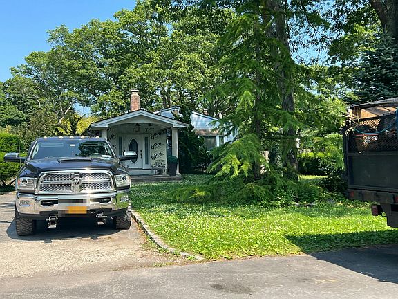 2nd image of 323 Mount Vernon Ave