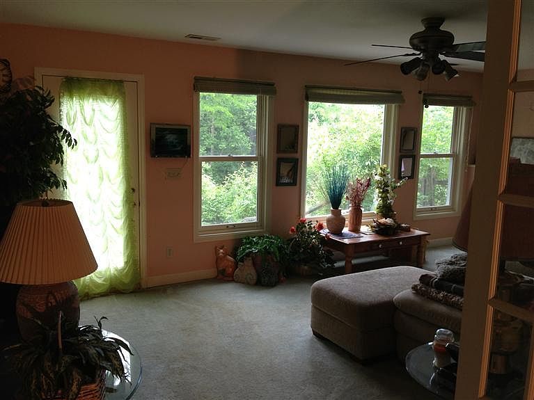 1st image of 3422 Cherryhill Dr