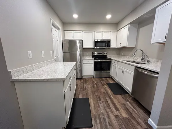 1664 Brownstone Blvd APT 421, Toledo, OH 43614