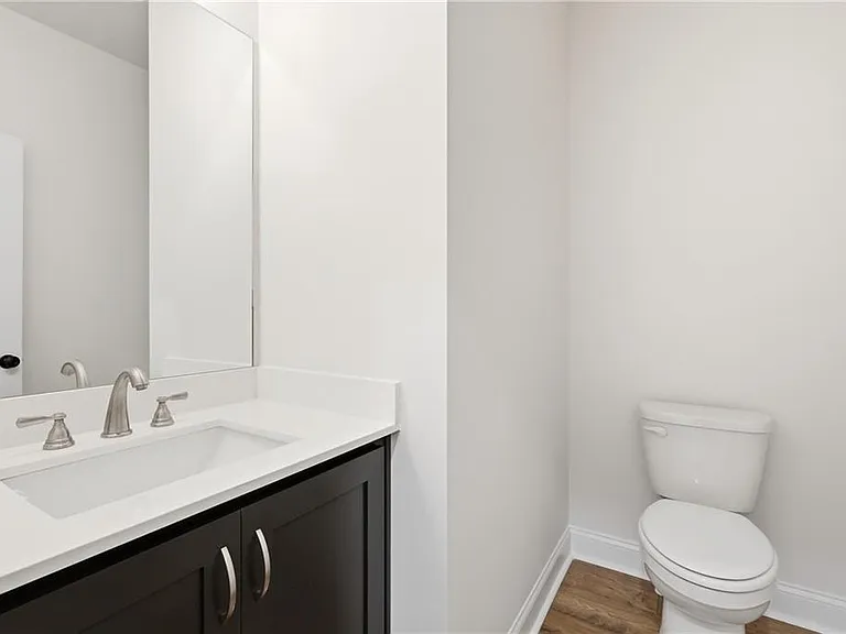 120 Poplar St — Photo 23