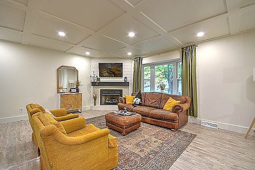 1st image of 1018 Grace Dr
