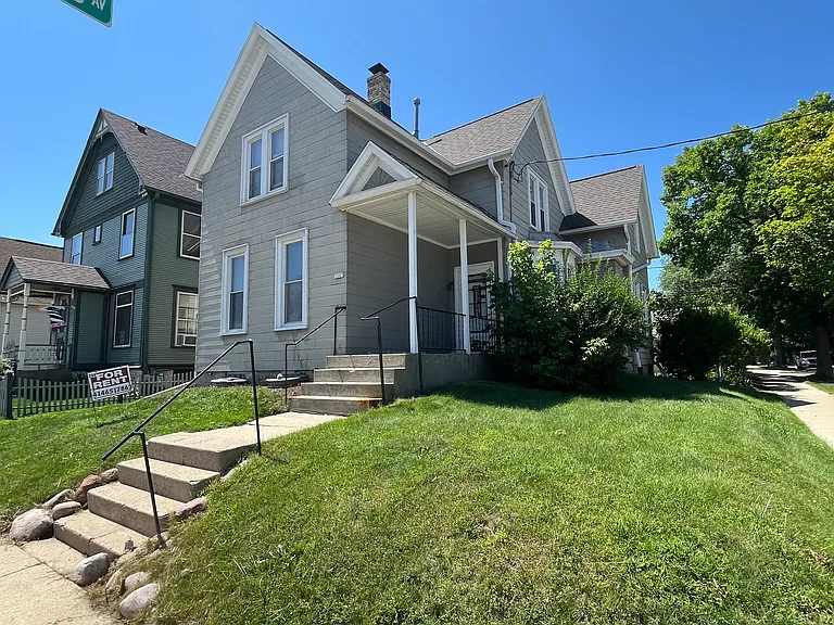 3203 S Kinnickinnic Ave — Photo 15