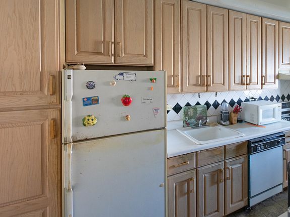 4th image of 601 Surf Ave APT 8S