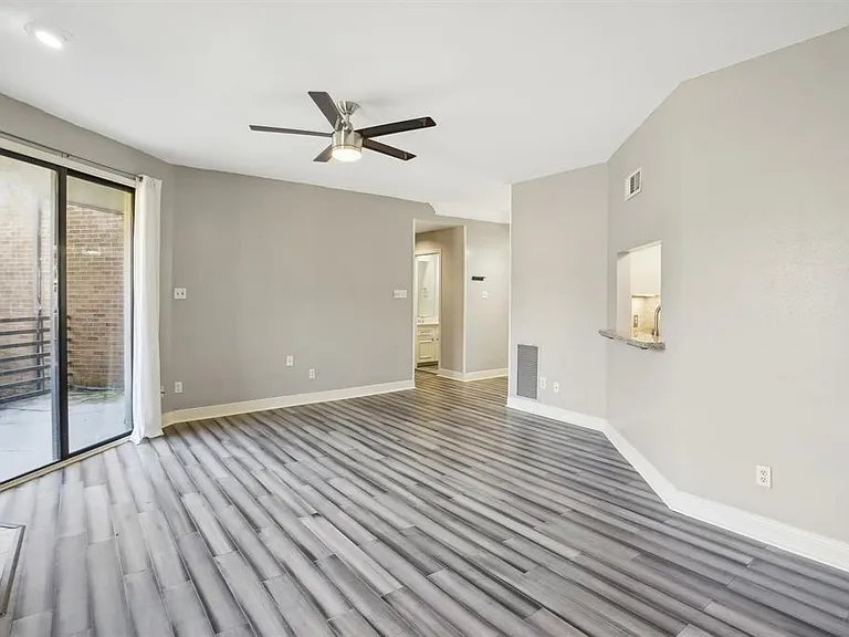 1725 Enterprise Ave — Photo 5