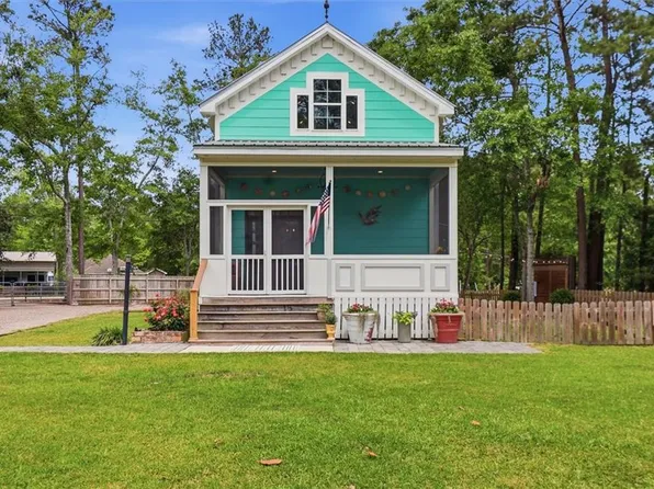 29284 Rouville Rd, Lacombe, LA 70445