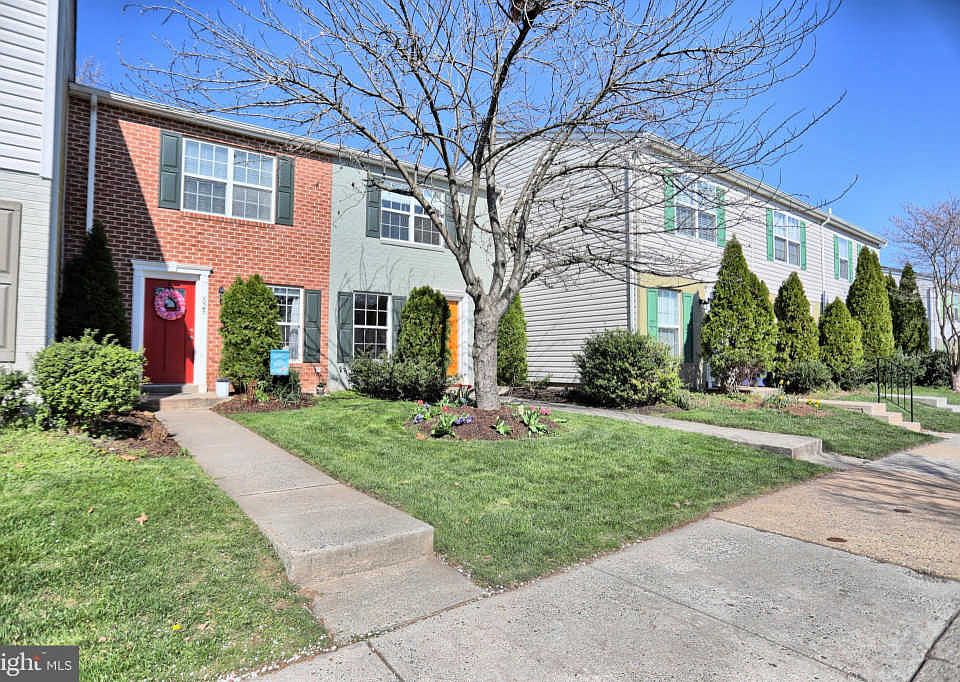 1st image of 523 Lancaster Pl #523