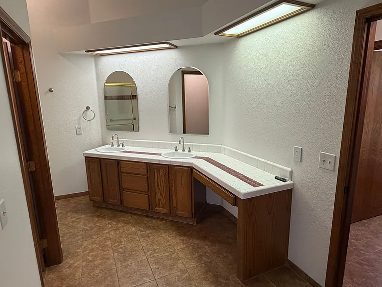 5933 W Iris Ct — Photo 18