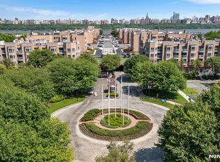 302 Williams Ct, Edgewater, NJ 07020