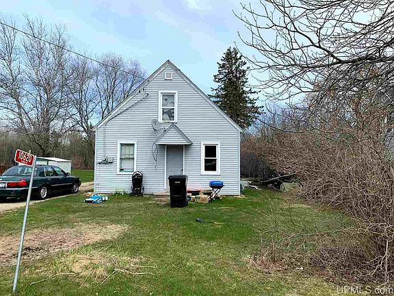 3rd image of 10620 N Main St