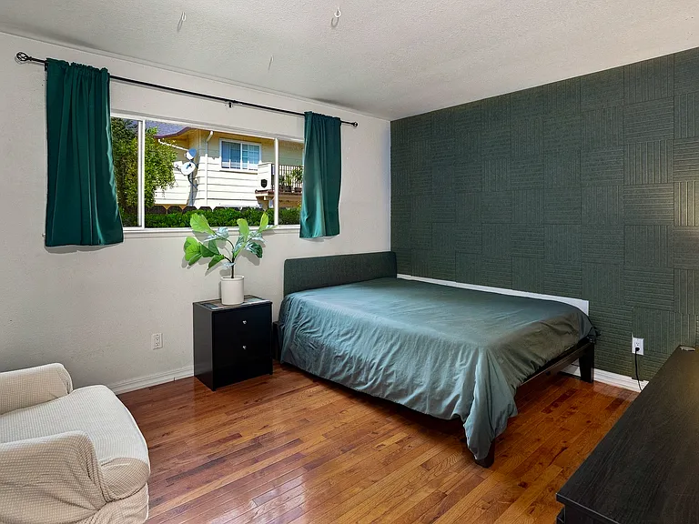 1408 W Latimer Ave #1 — Photo 11