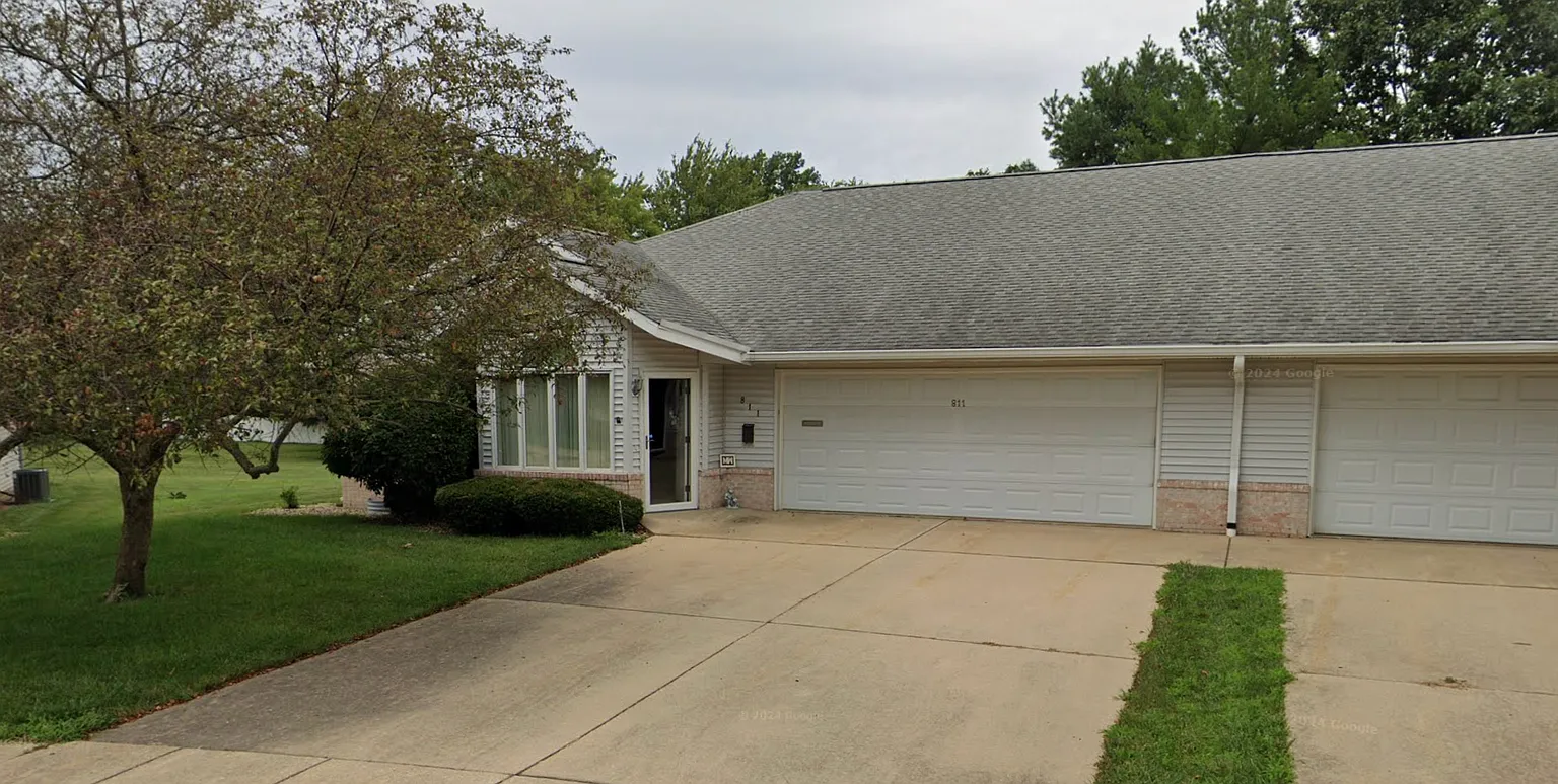 811 Hope Dr photo 1