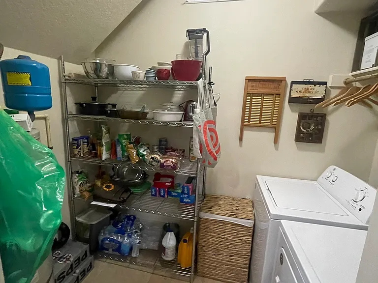 819 NW Wheelock Pl #819 — Photo 30