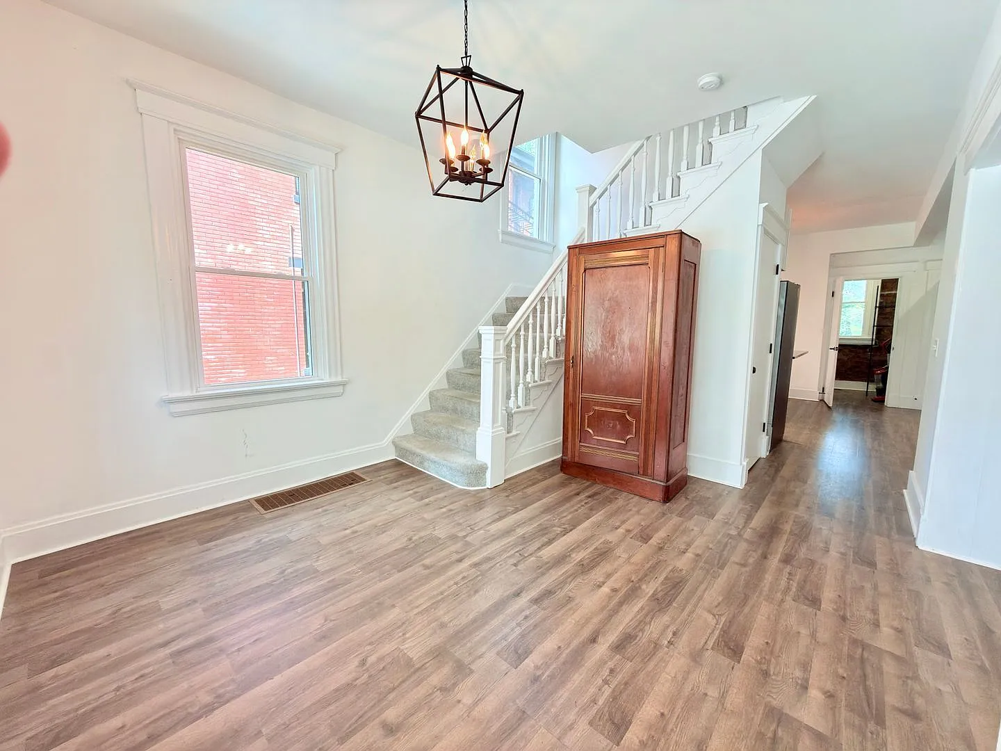 5 bed, 2.5 bath, 2360 sqft, $3,195 — Photo 2