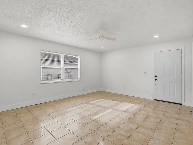 10313 Chalmer St #10315 — Photo 4