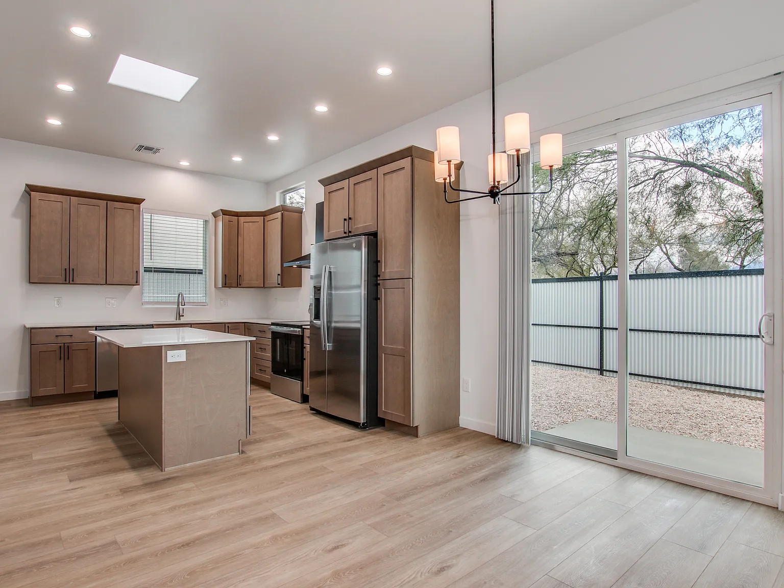 3 bed, 1529 sqft, $2,350 — Photo 2