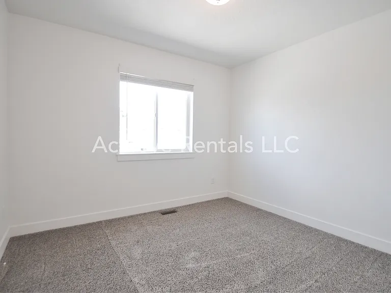 1840 S 1280 W — Photo 6