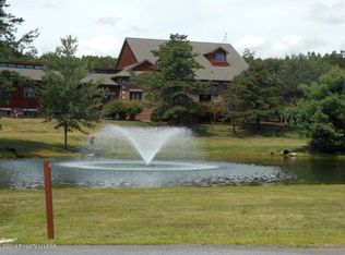 22 Turnberry Ln, Hazle Township, PA 18202