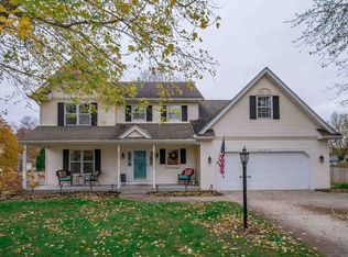 51071 Oak Lined Dr, Granger, IN