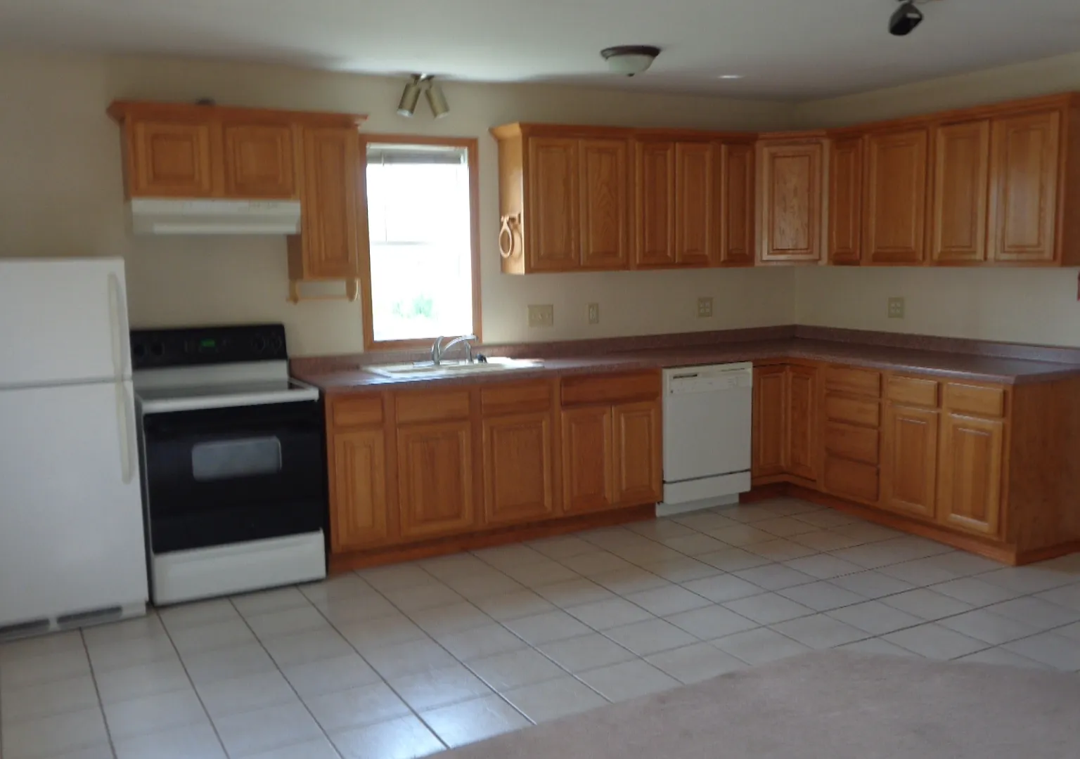 1 bed, 800 sqft, $660 — Photo 1