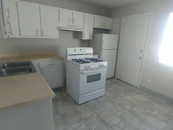 2nd image of 923 Eaton Ave APT D