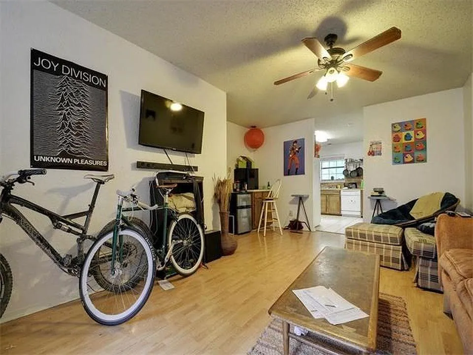 6 bed, 2000 sqft, $4,500 — Photo 3