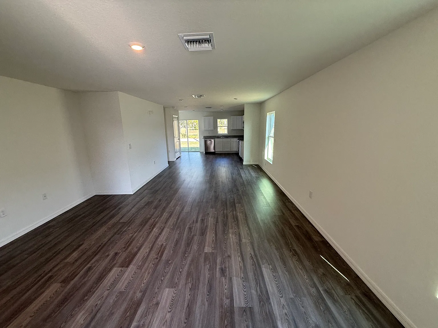 860 Friendship Cir — Photo 4