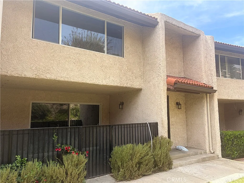 3 bed, 2.5 bath, 1602 sqft, $3,950 — Photo 4