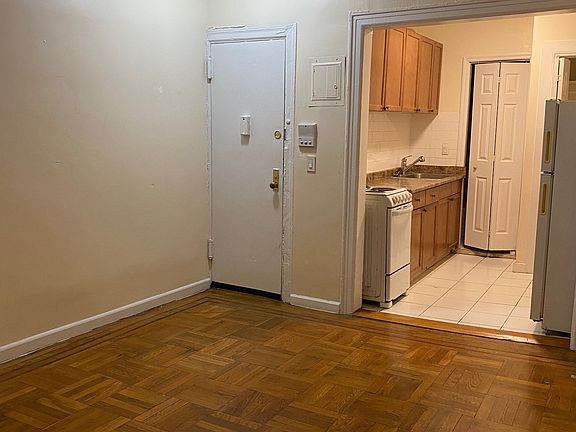 3rd image of 242 E 79th St APT 1A