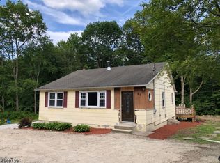 14 Ellen Rd, Lake Hopatcong, NJ 07849