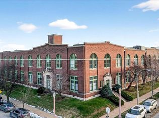 4242 Laclede Ave APT 203, Saint Louis, MO