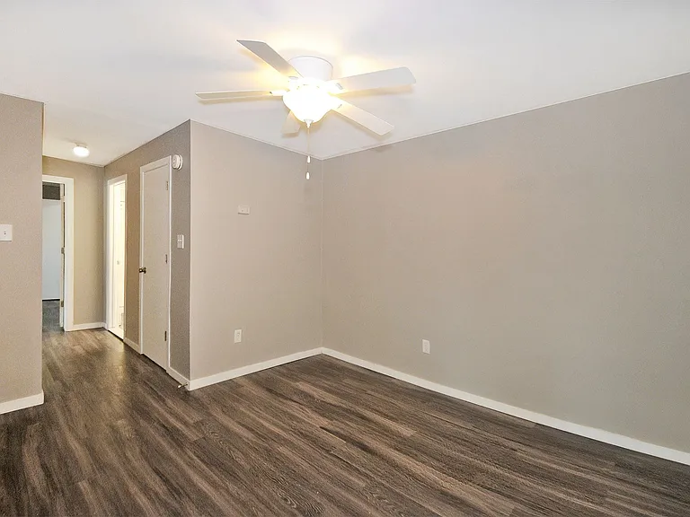 District Royal Oak Apartments — Photo 40